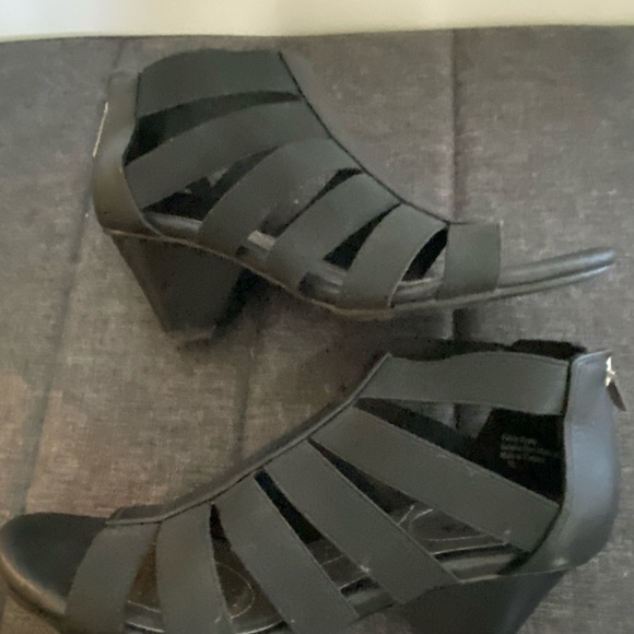 Coach and Four Black Band Open Toe Faux Leather Casual Office Heel Shoe-Sz-7.5 - Picture 5 of 15